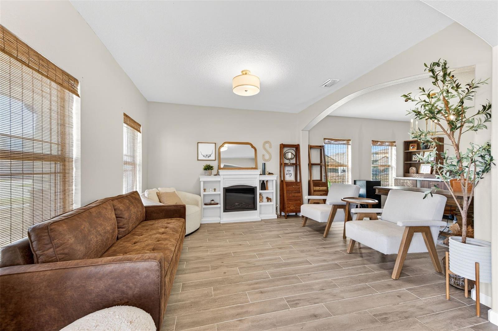 SAWGRASS LAKES PH FIVE - Residential
