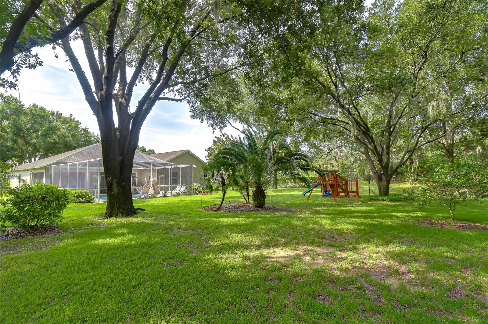 RIVER HILLS COUNTRY CLUB - Residential
