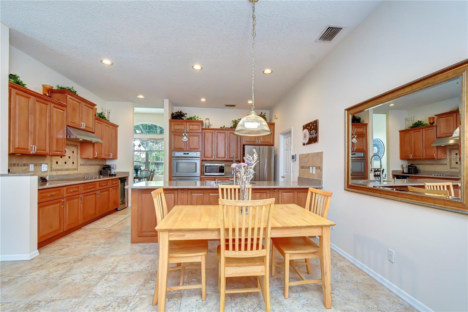 RIVER HILLS COUNTRY CLUB - Residential