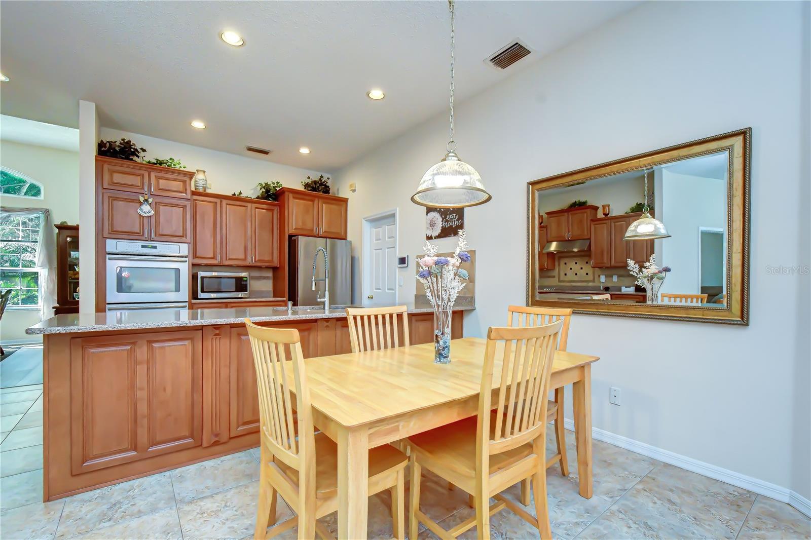 RIVER HILLS COUNTRY CLUB - Residential