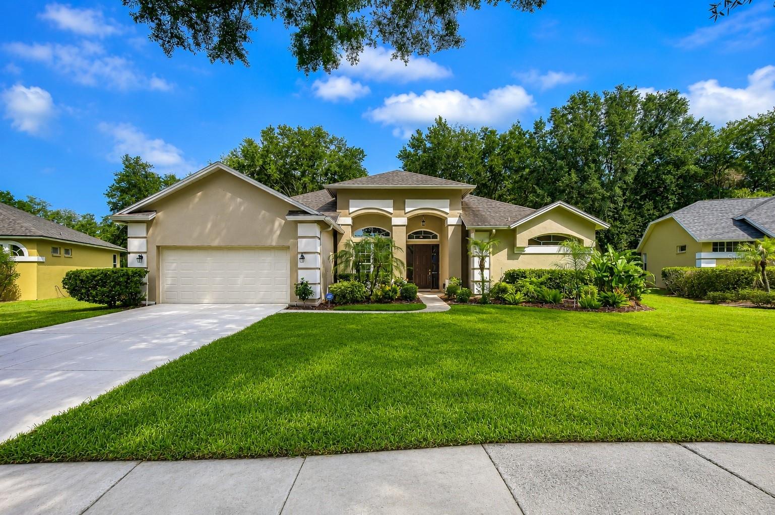 RIVER HILLS COUNTRY CLUB - Residential