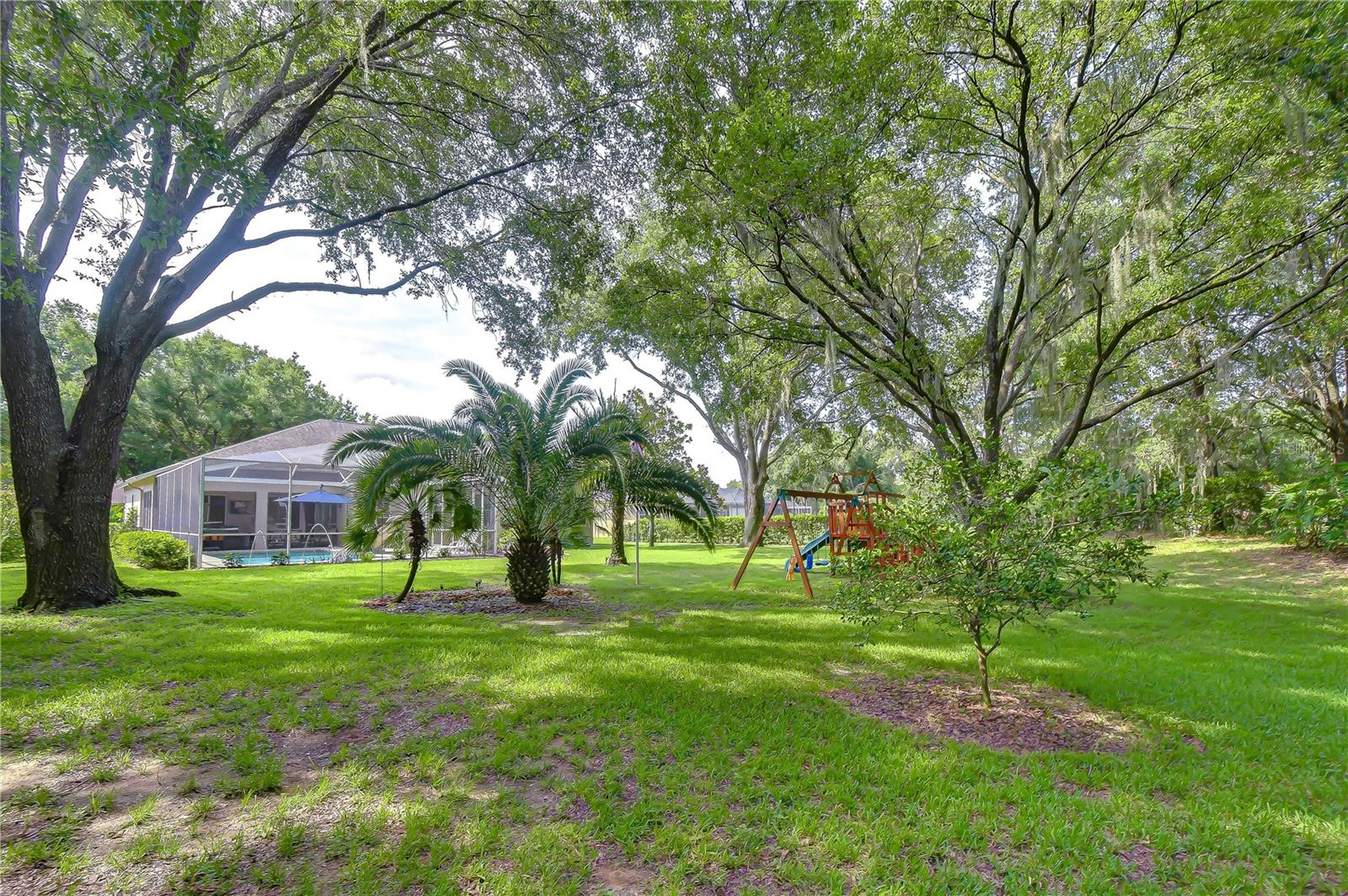 RIVER HILLS COUNTRY CLUB - Residential