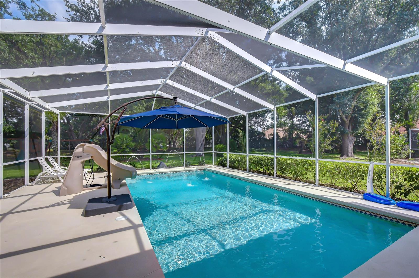 RIVER HILLS COUNTRY CLUB - Residential