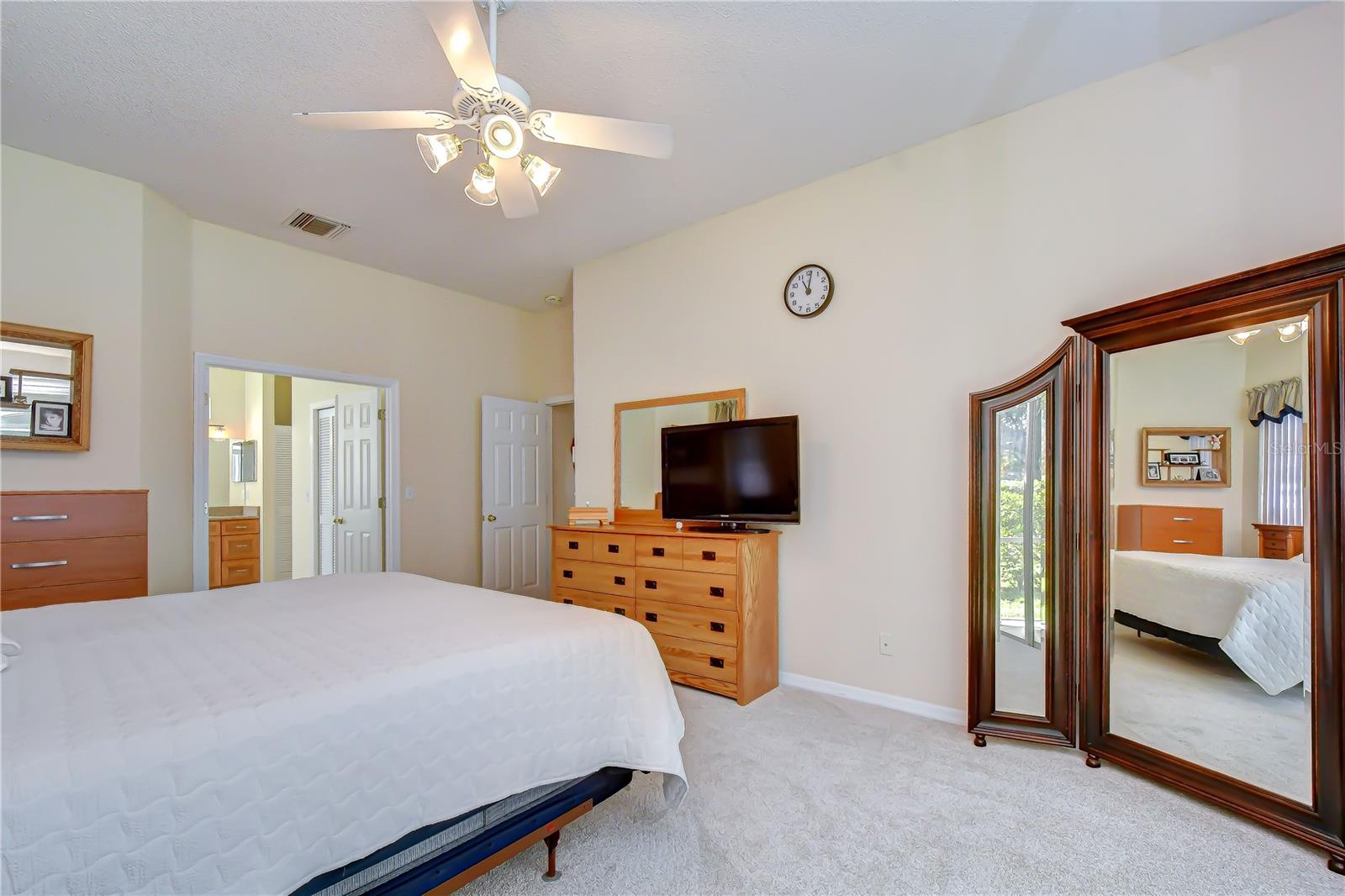 RIVER HILLS COUNTRY CLUB - Residential