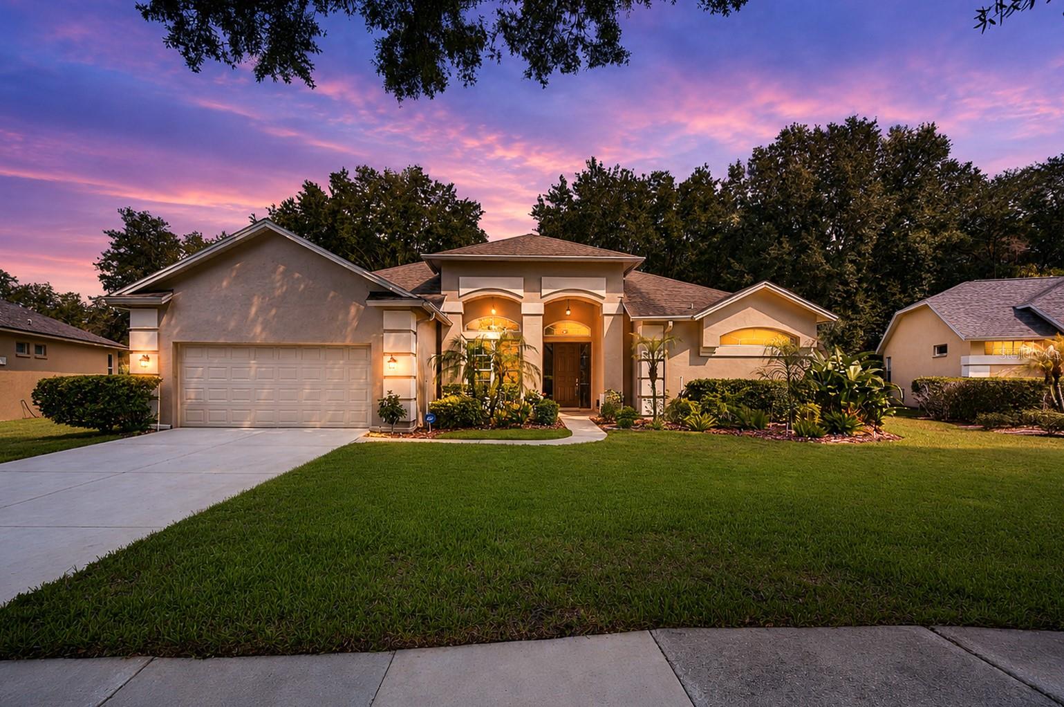 RIVER HILLS COUNTRY CLUB - Residential