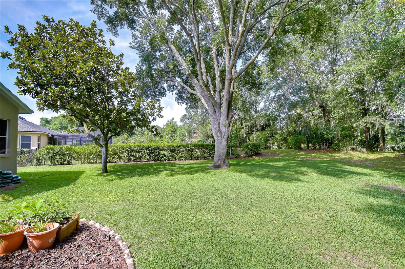 RIVER HILLS COUNTRY CLUB - Residential