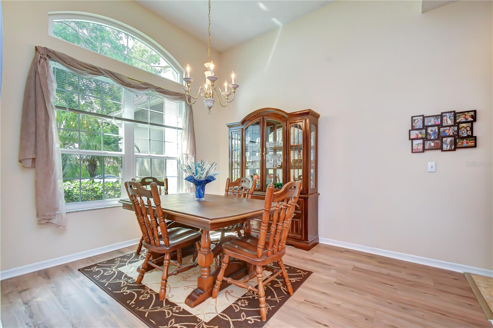 RIVER HILLS COUNTRY CLUB - Residential