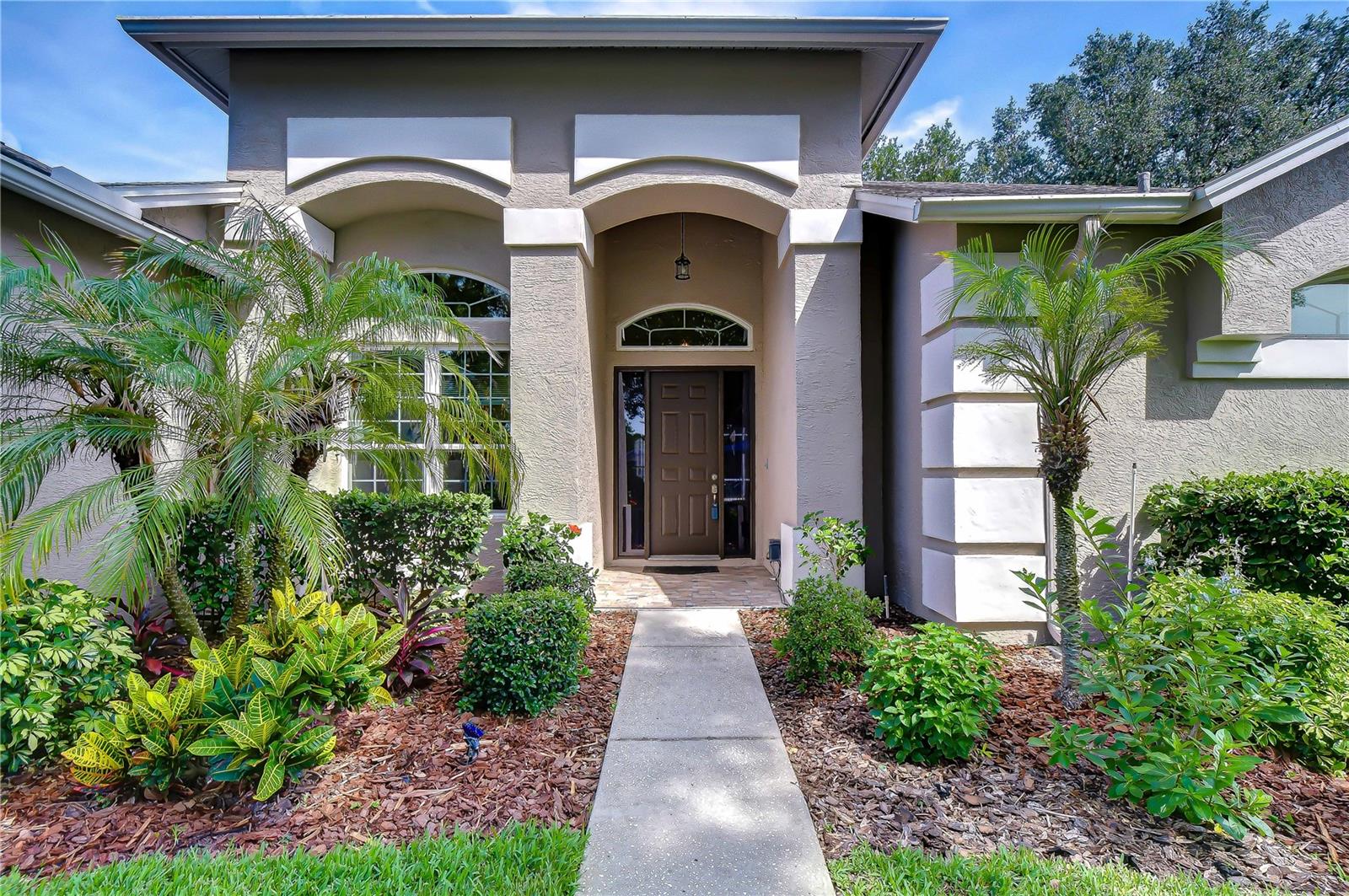 RIVER HILLS COUNTRY CLUB - Residential