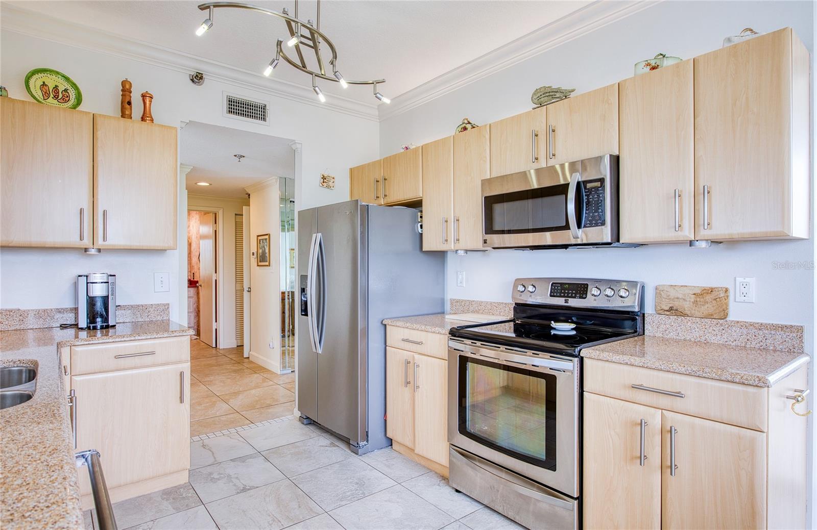HARBOURSIDE CONDO - Residential
