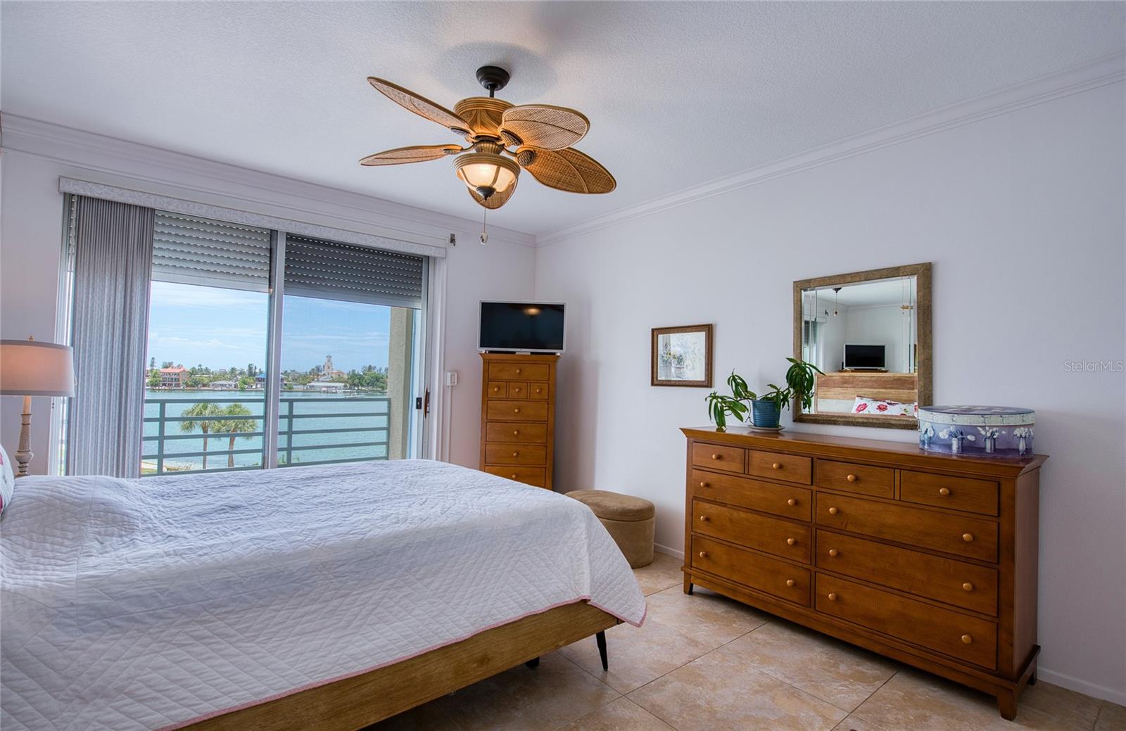 HARBOURSIDE CONDO - Residential