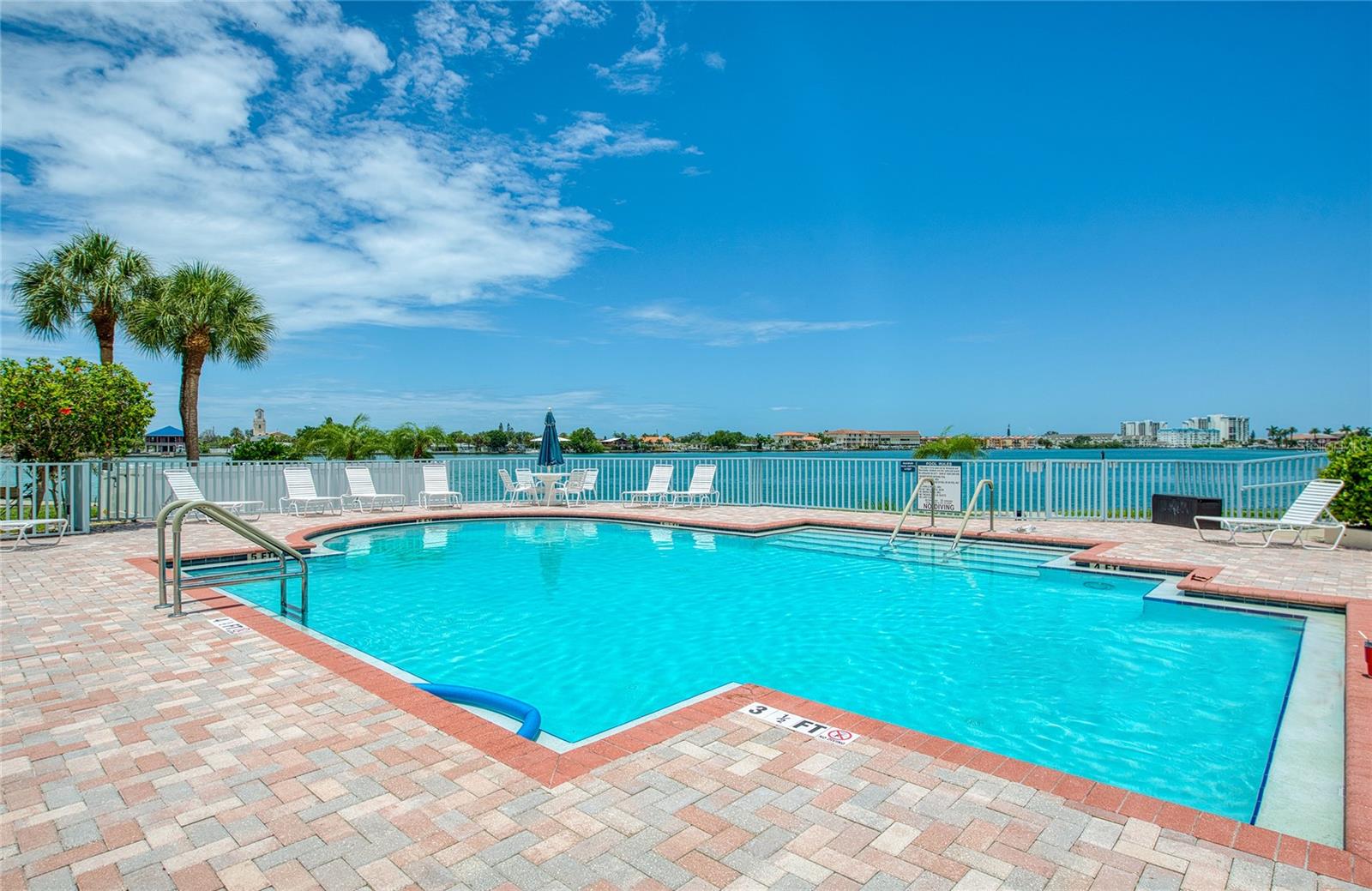 HARBOURSIDE CONDO - Residential