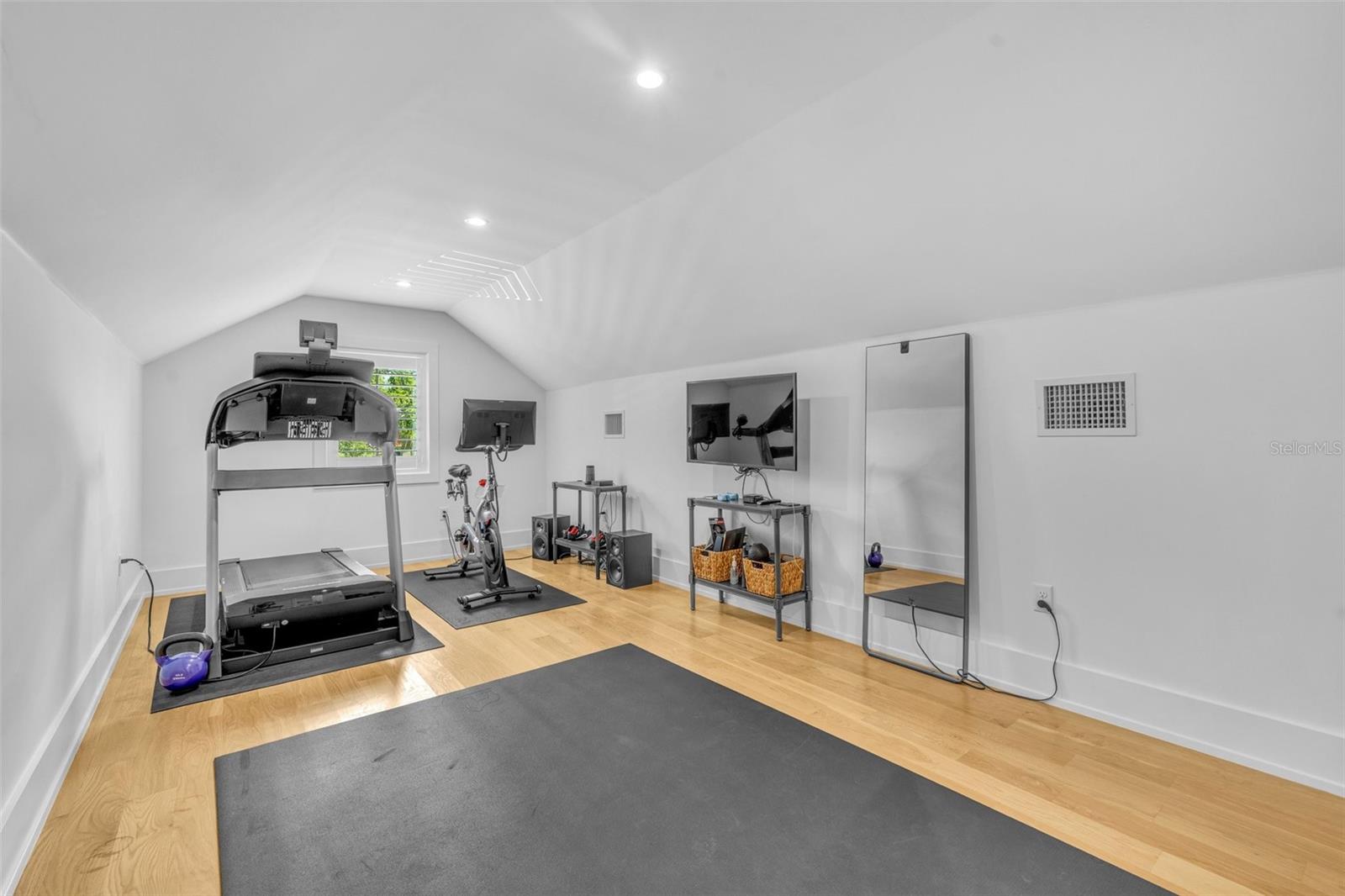 CHARMONT - Residential
