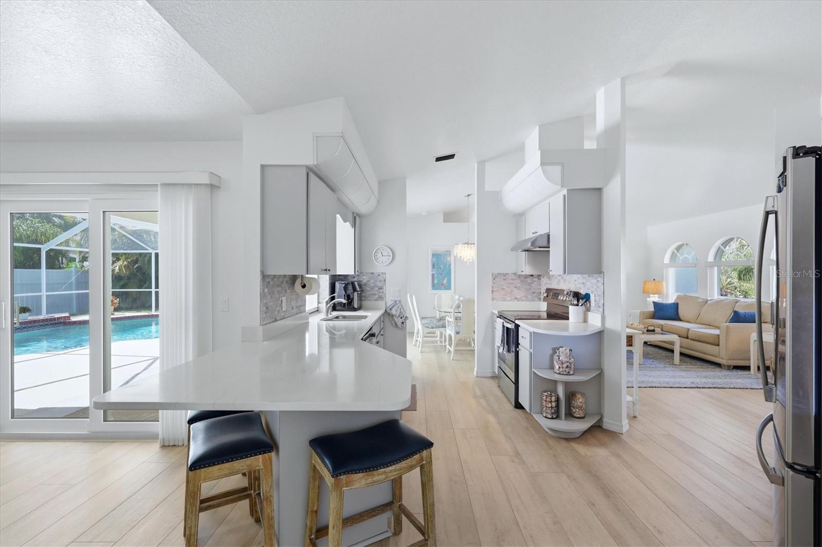 SOUTH VENICE - Residential