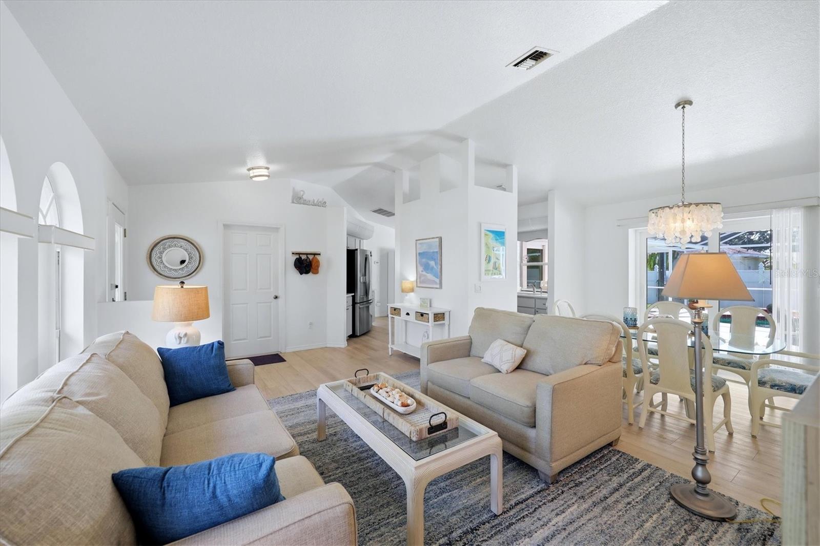 SOUTH VENICE - Residential