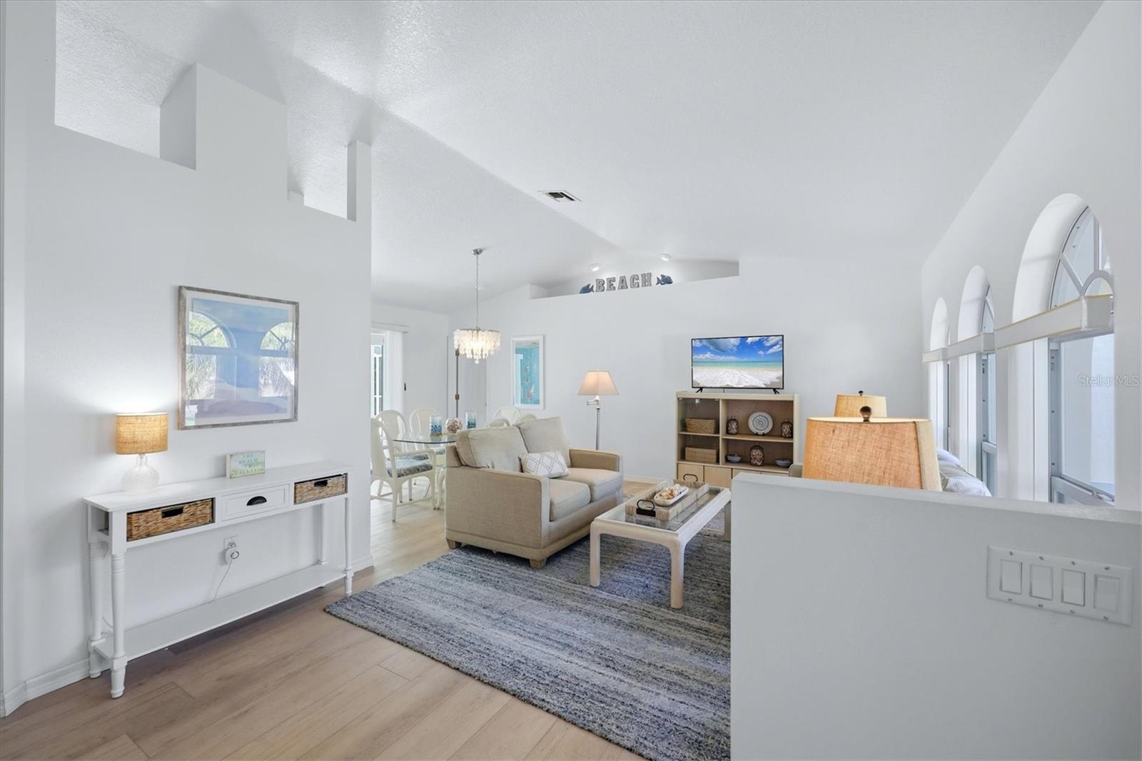 SOUTH VENICE - Residential
