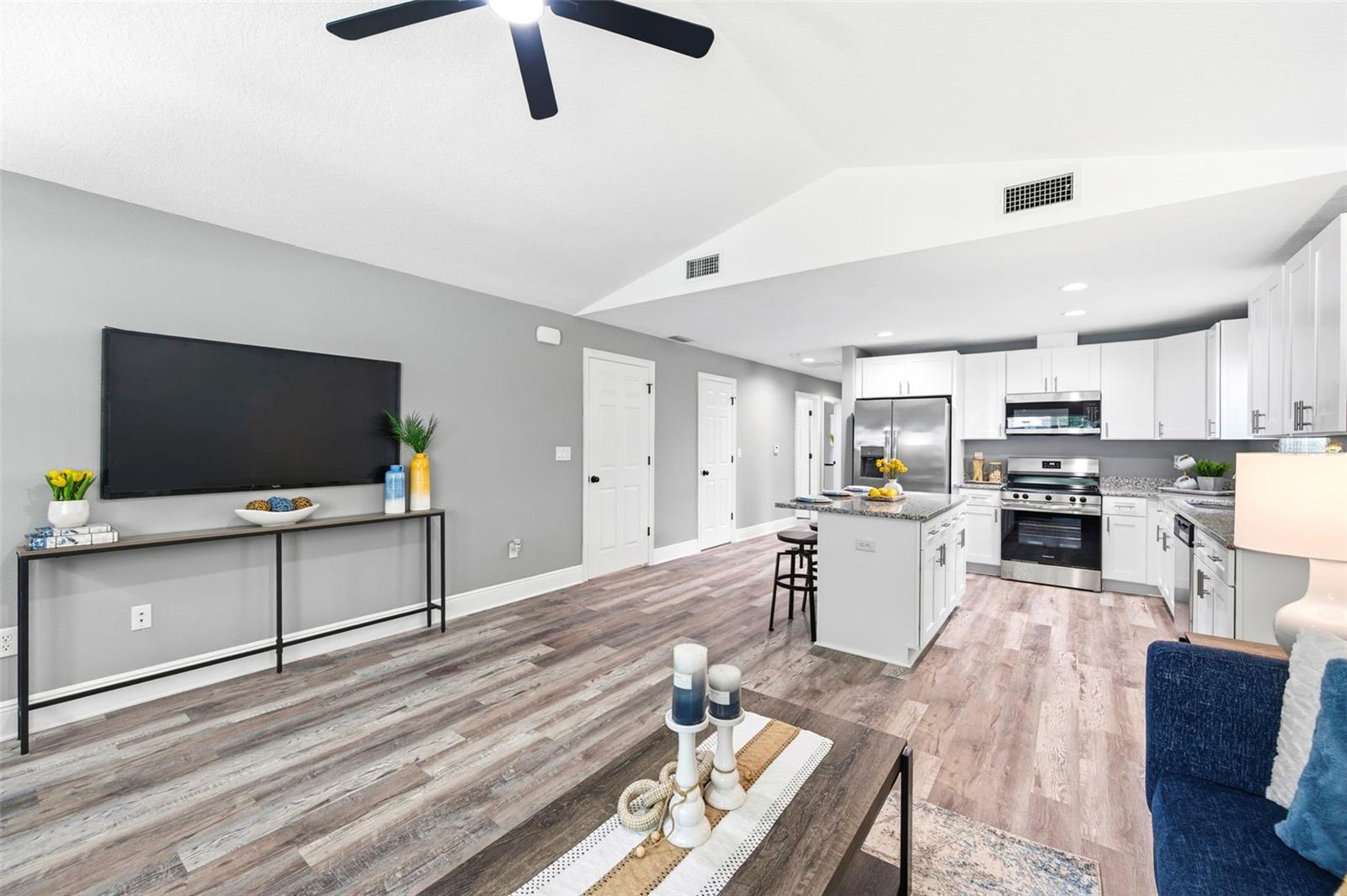 LINCOLN PARK - Residential