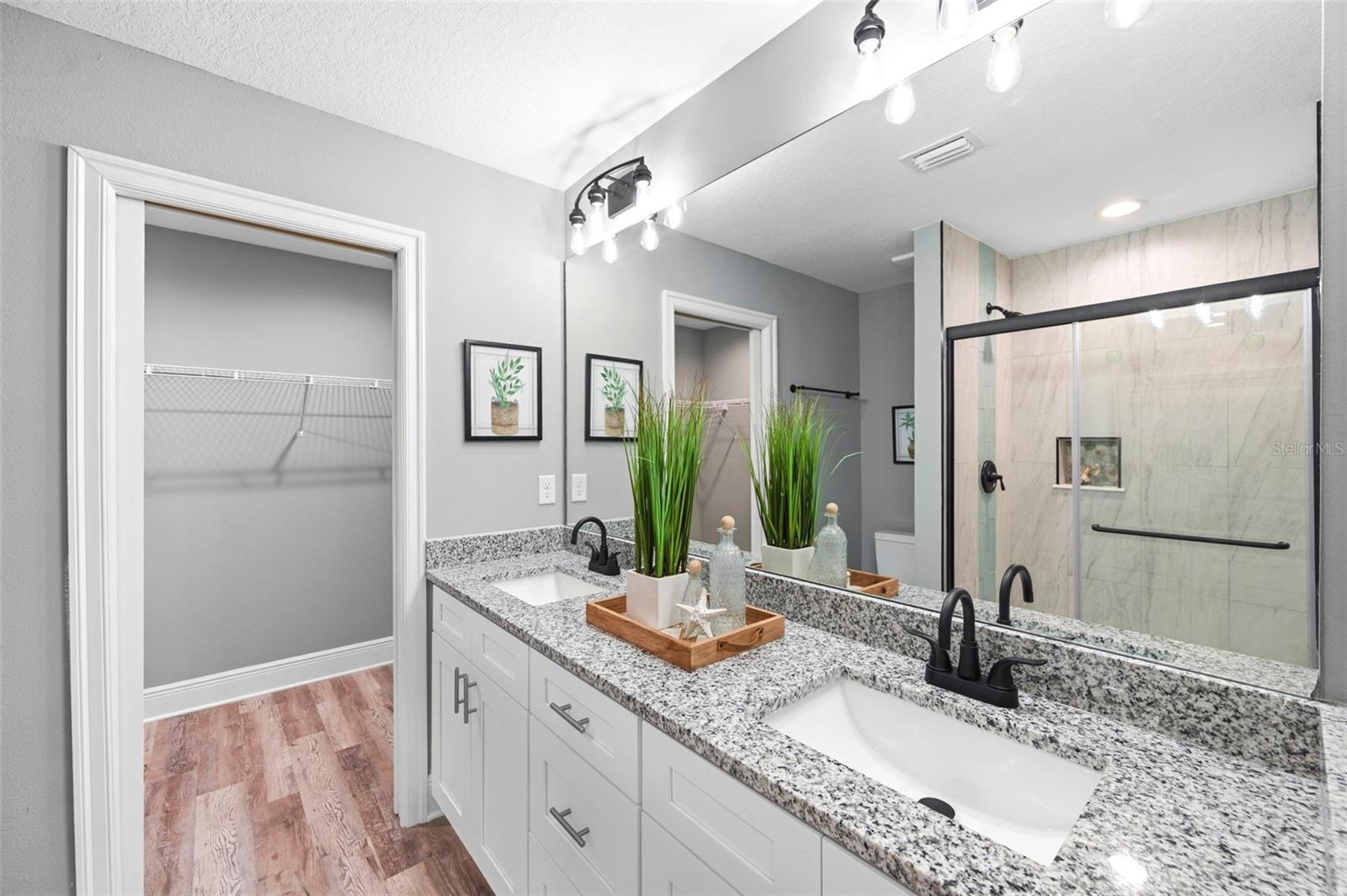 LINCOLN PARK - Residential