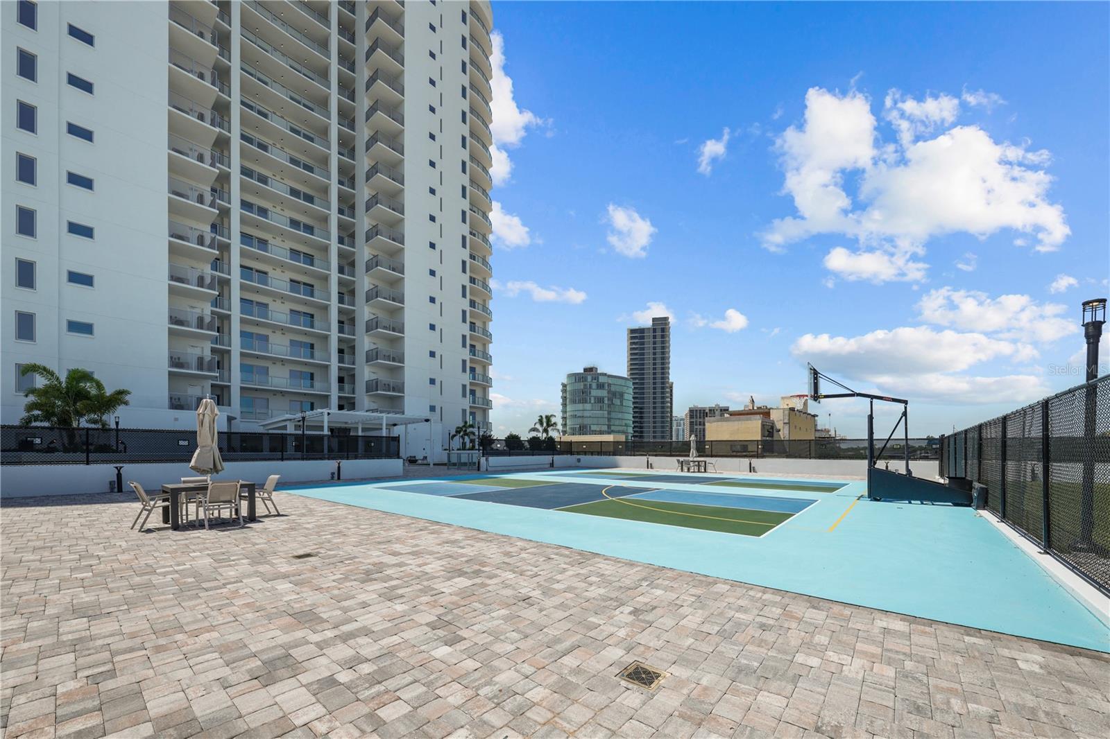 ALTURA BAYSHORE - Residential