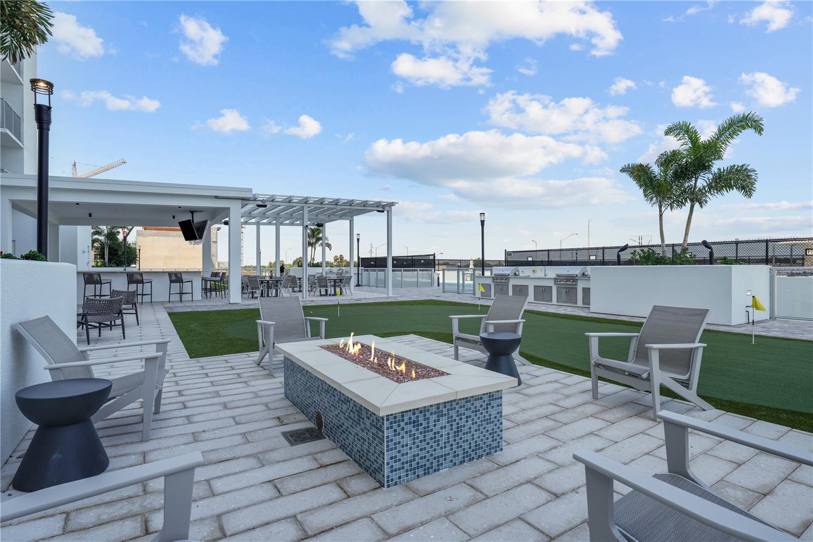 ALTURA BAYSHORE - Residential