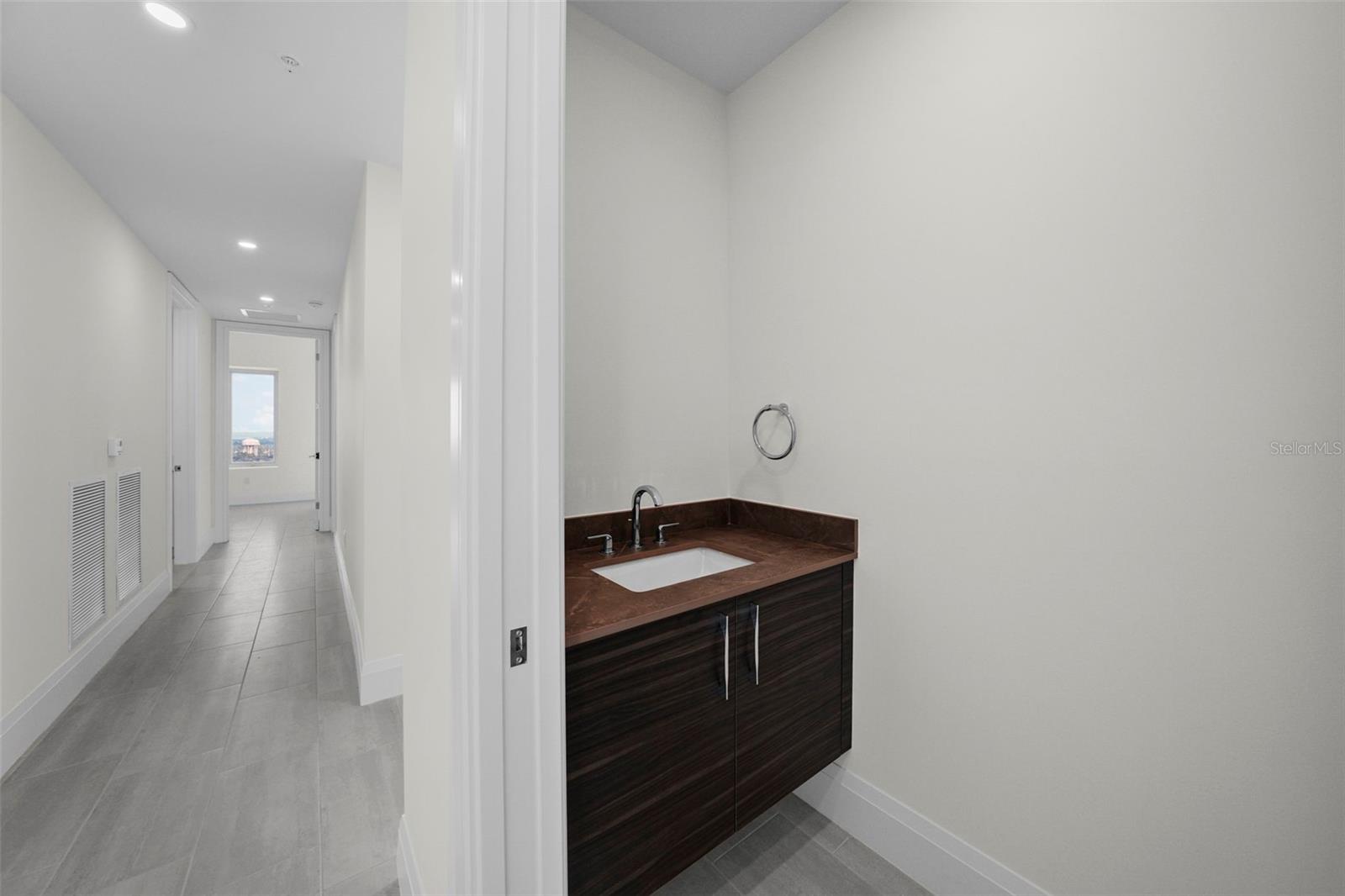ALTURA BAYSHORE - Residential