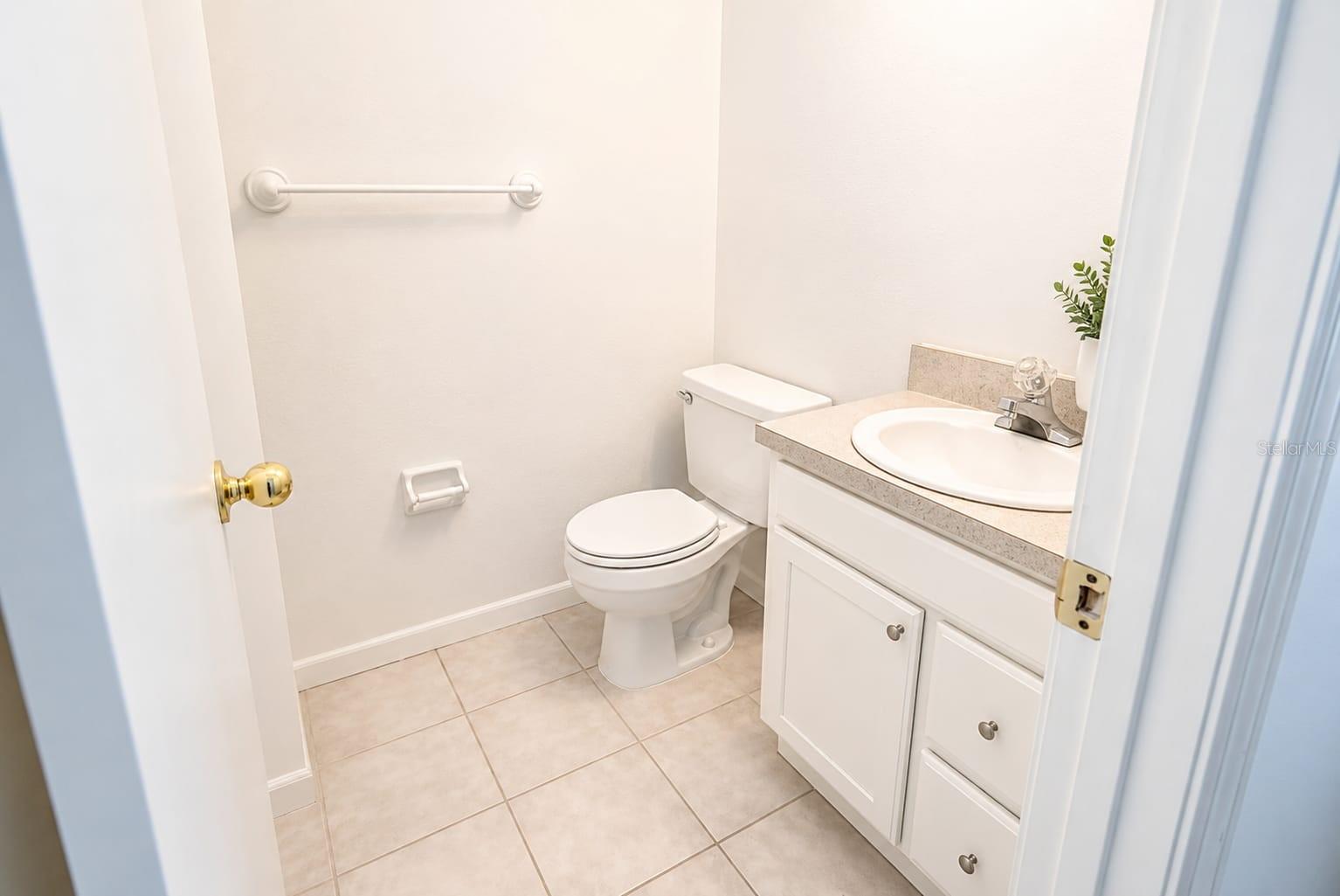 ROYAL CRESCENT CONDO - Residential Lease