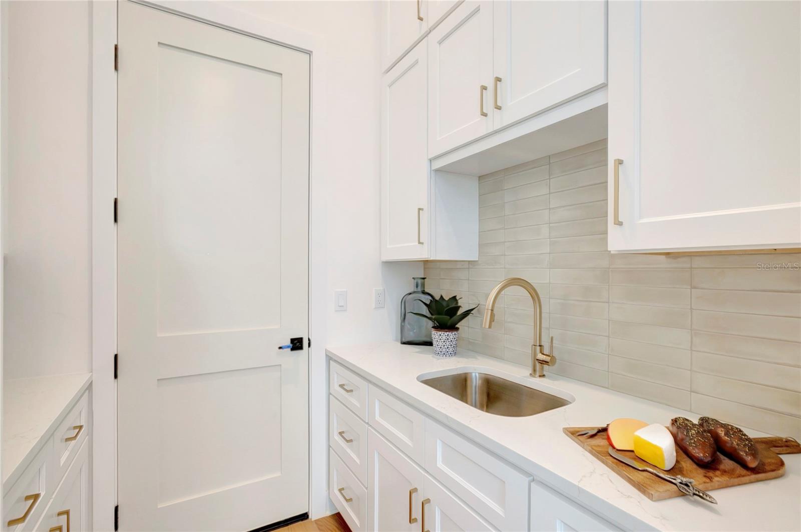OAKELLARS - Residential