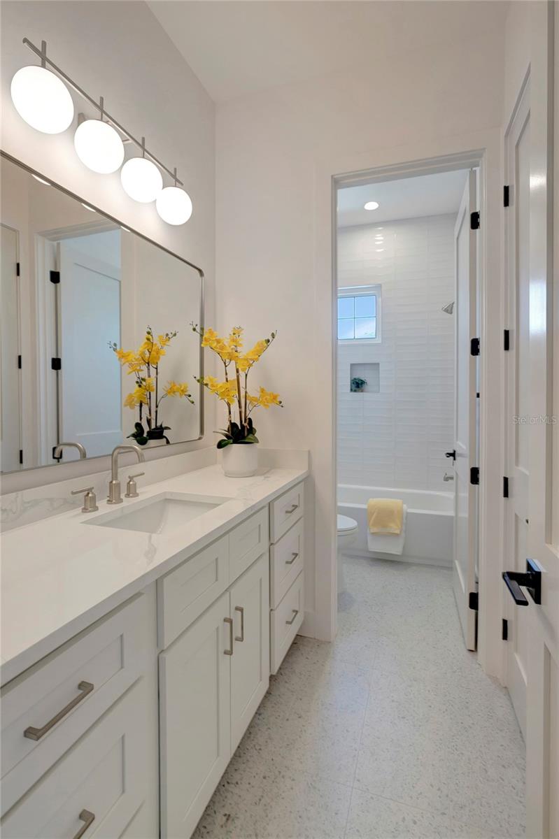 OAKELLARS - Residential