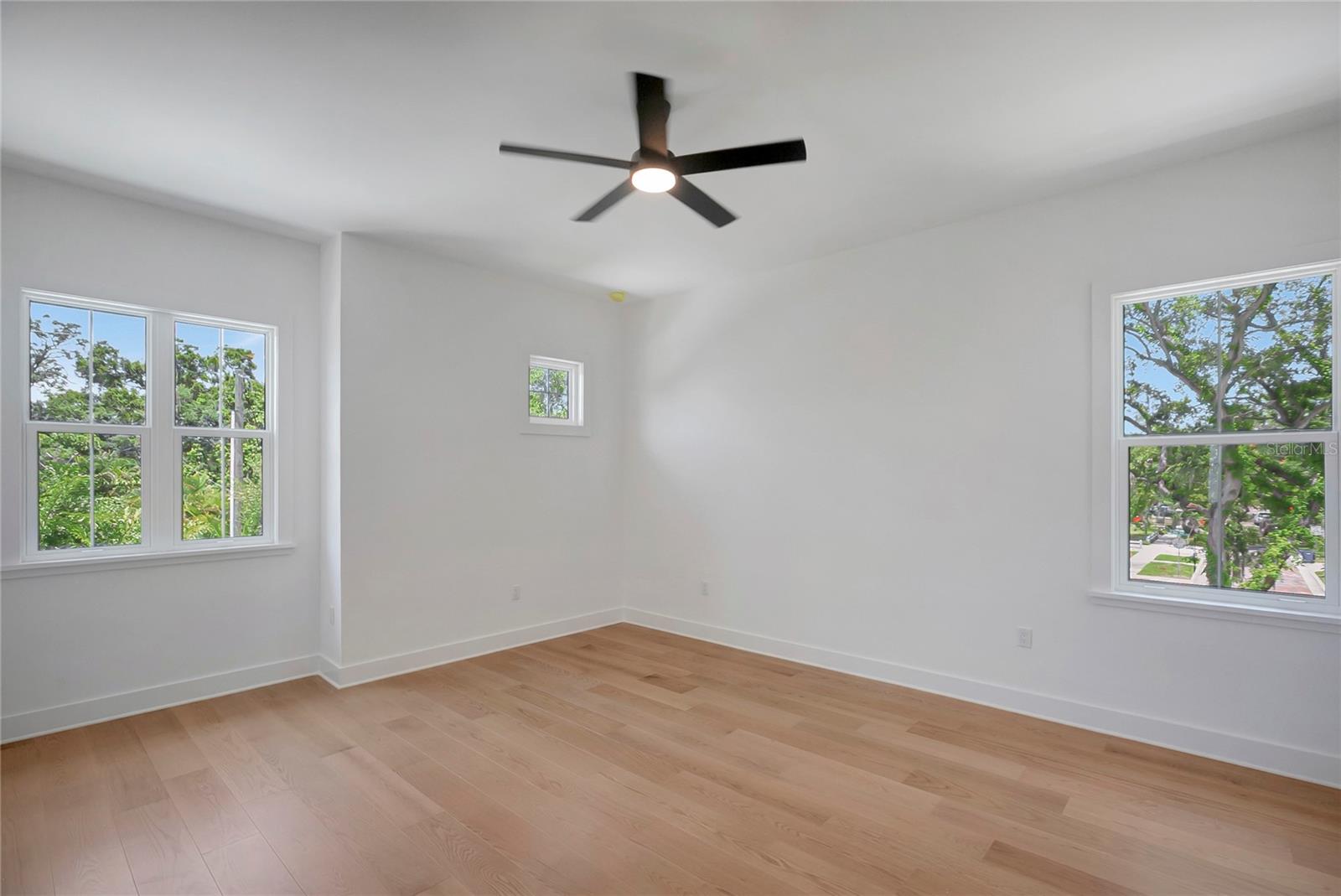 OAKELLARS - Residential