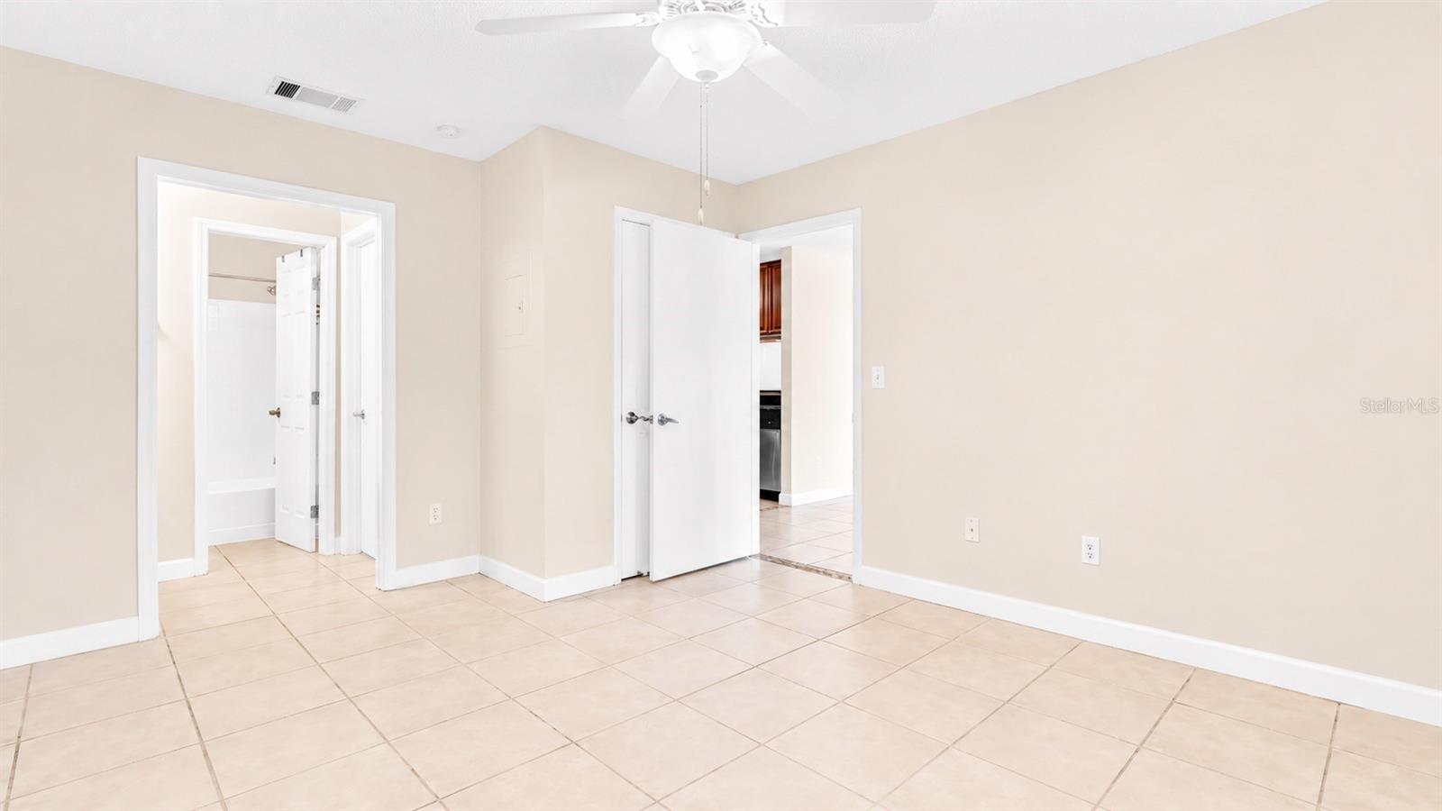 BAYPOINTE PRESERVE CONDO - Residential Lease