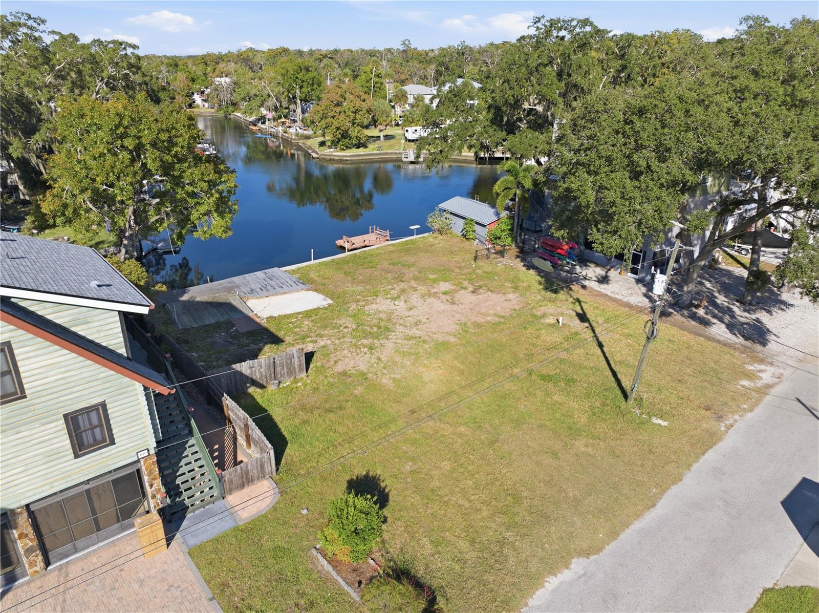 WEEKI WACHEE GARDENS - Land