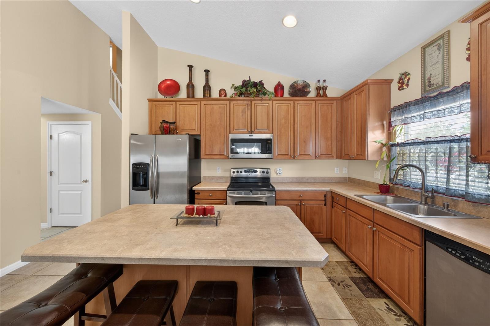 ROBINSON HILLS - Residential