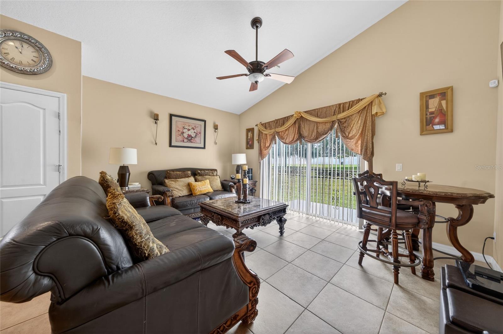 ROBINSON HILLS - Residential