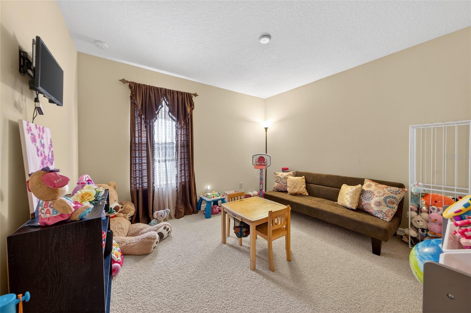 ROBINSON HILLS - Residential