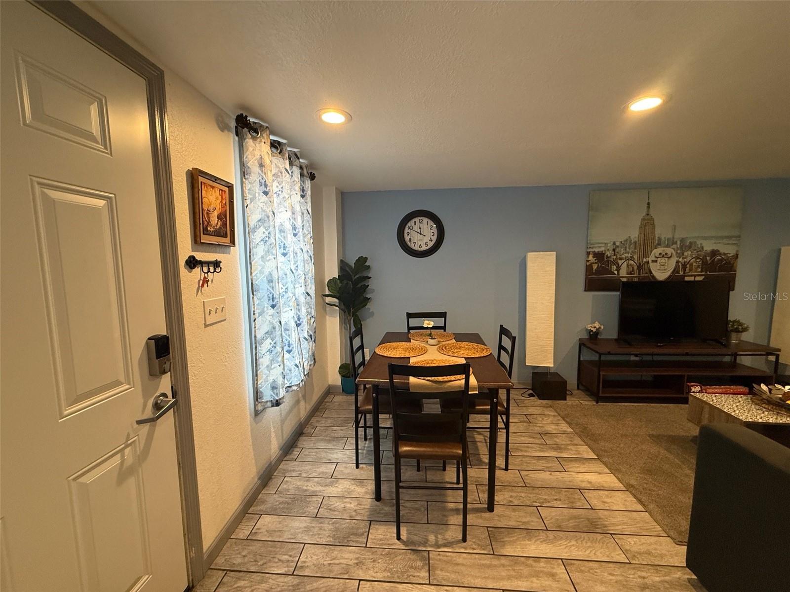 ROANOKE HILLS SUB - Residential Income