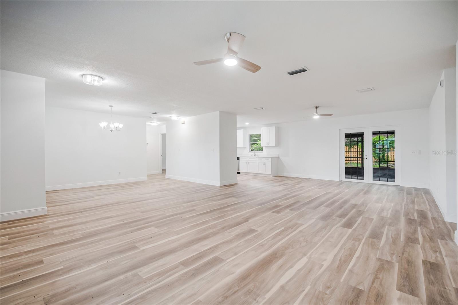 OAKTREE VILLAGE - Residential