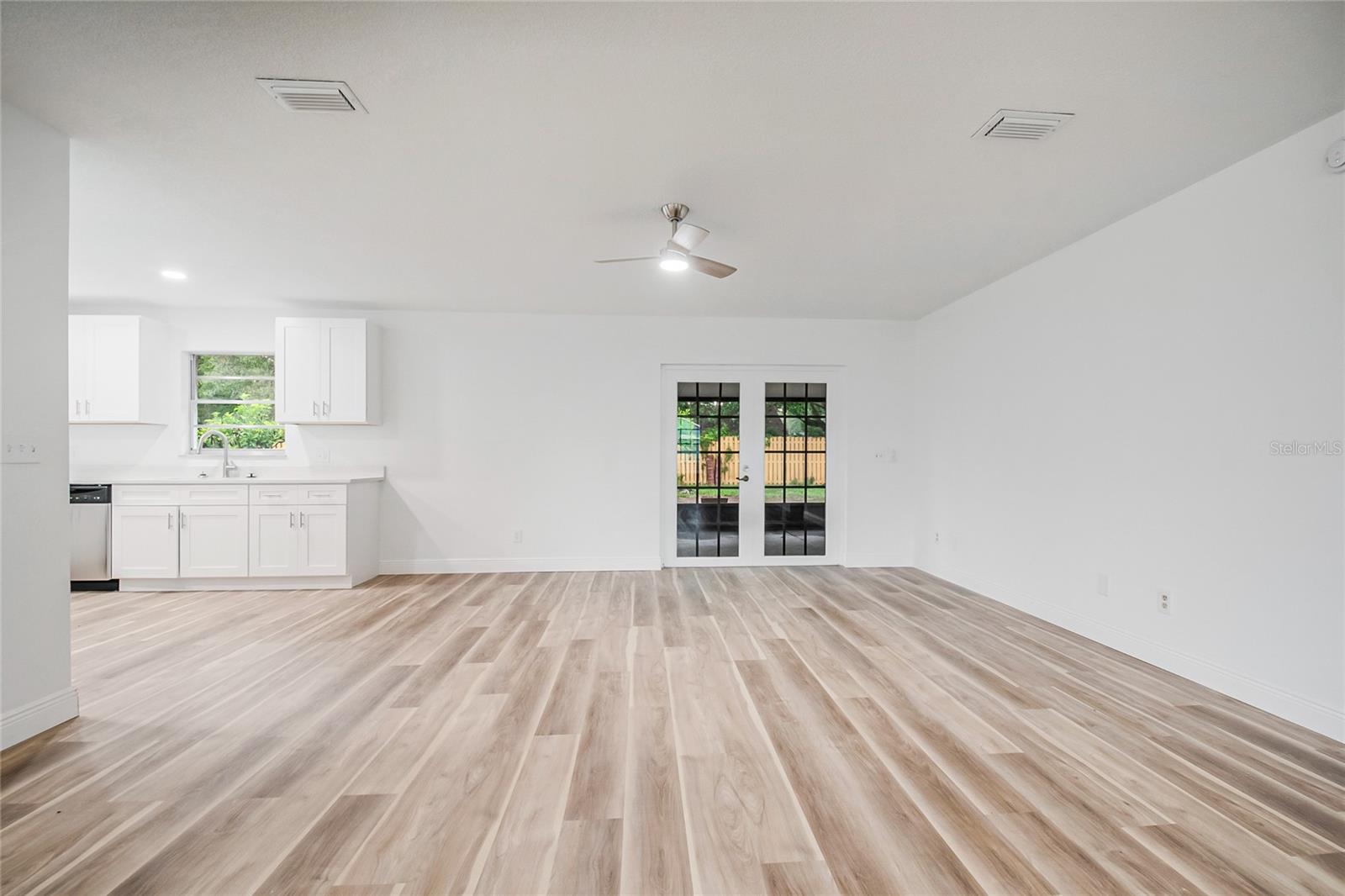OAKTREE VILLAGE - Residential