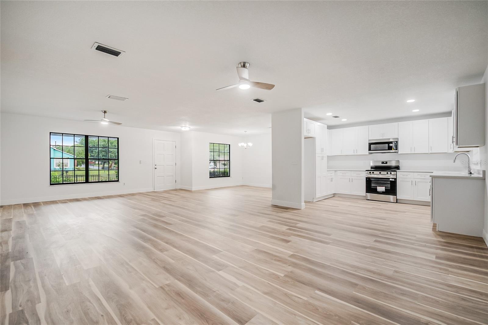 OAKTREE VILLAGE - Residential