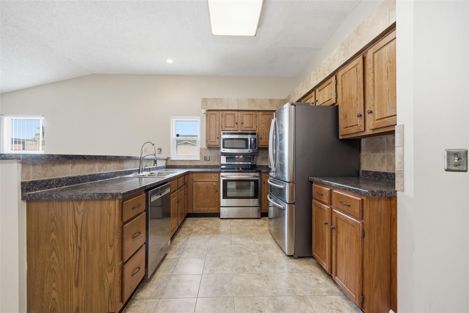 KINGSWAY OAKS PH 1 - Residential