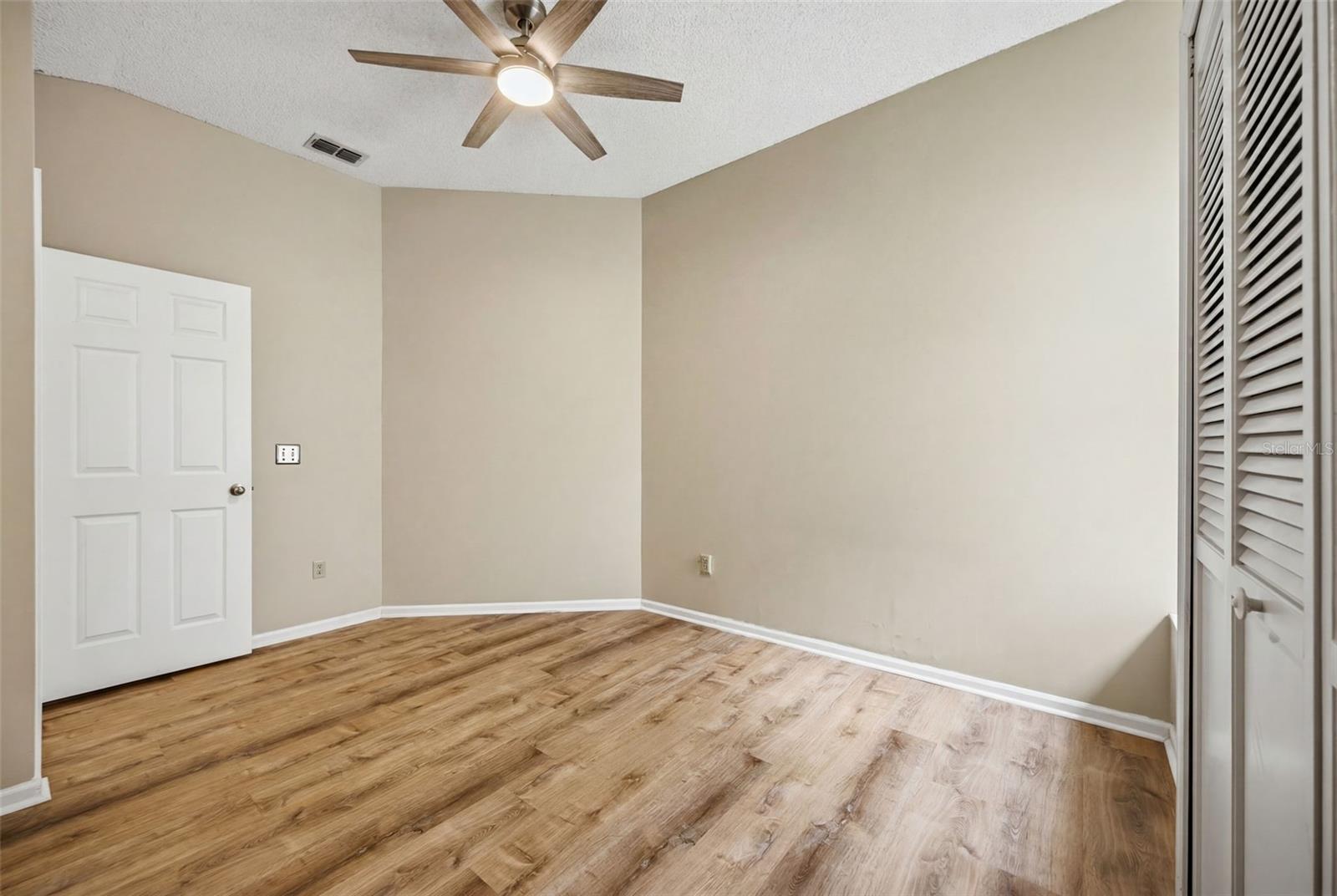KINGSWAY OAKS PH 1 - Residential