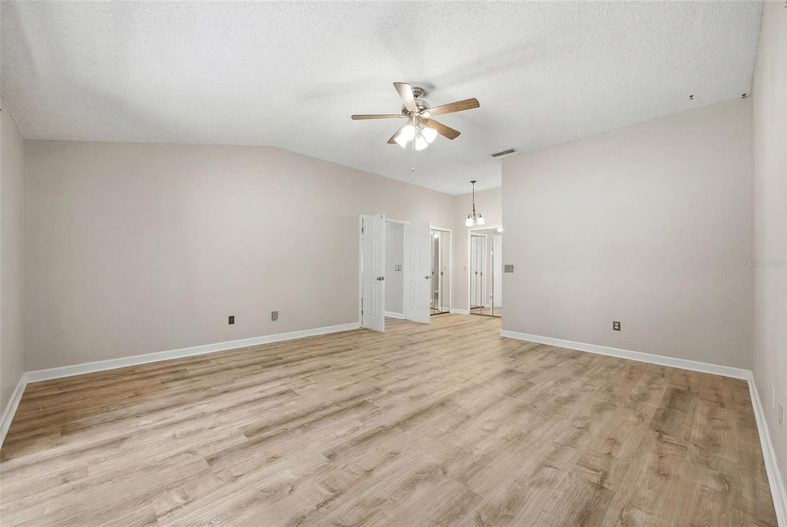 KINGSWAY OAKS PH 1 - Residential