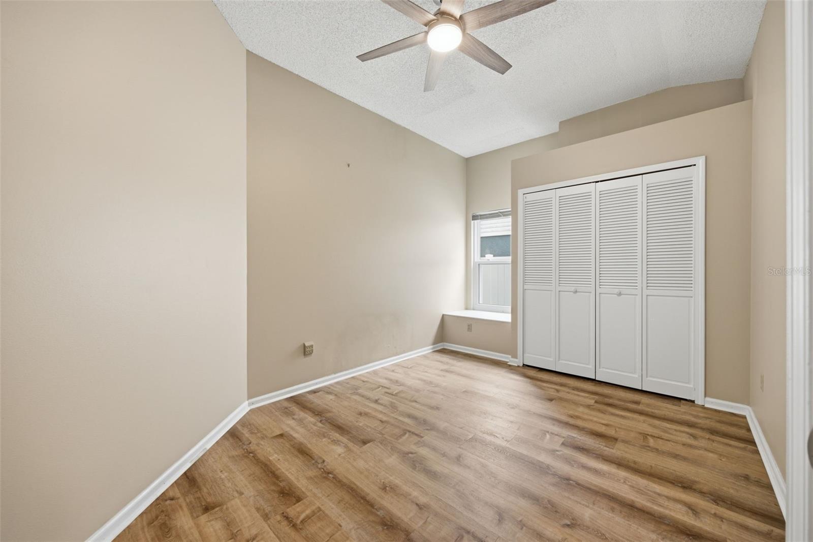 KINGSWAY OAKS PH 1 - Residential