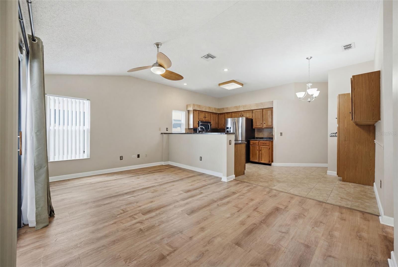 KINGSWAY OAKS PH 1 - Residential