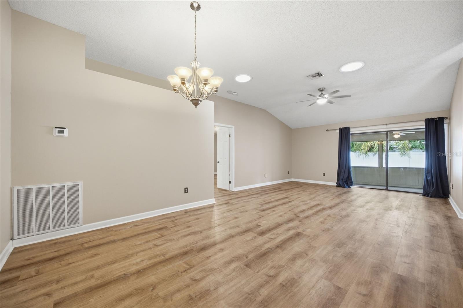 KINGSWAY OAKS PH 1 - Residential
