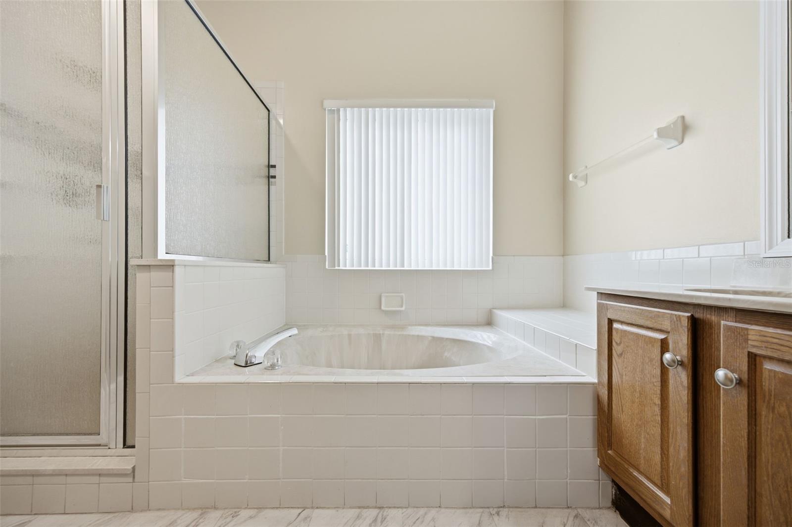 KINGSWAY OAKS PH 1 - Residential