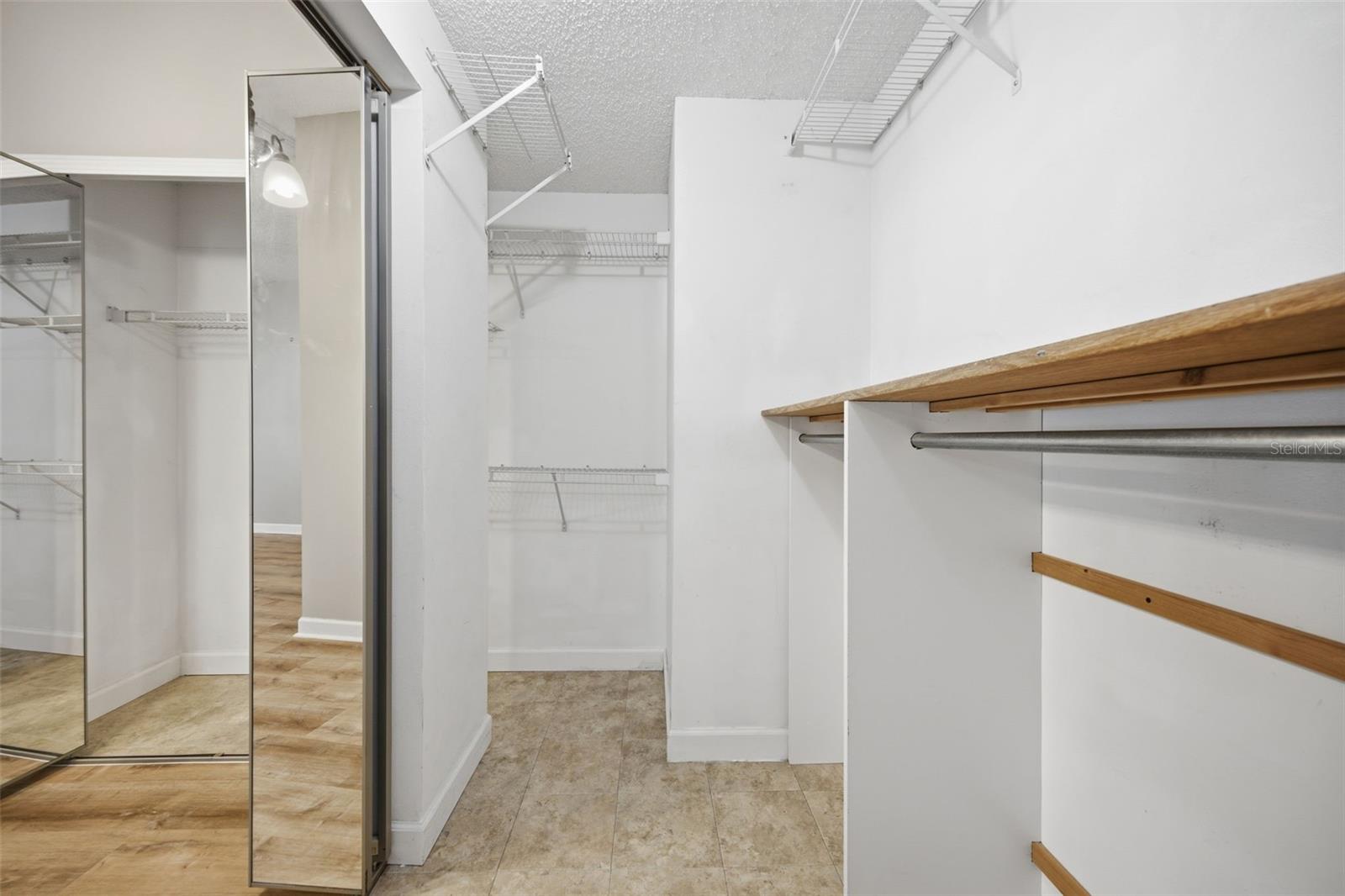 KINGSWAY OAKS PH 1 - Residential