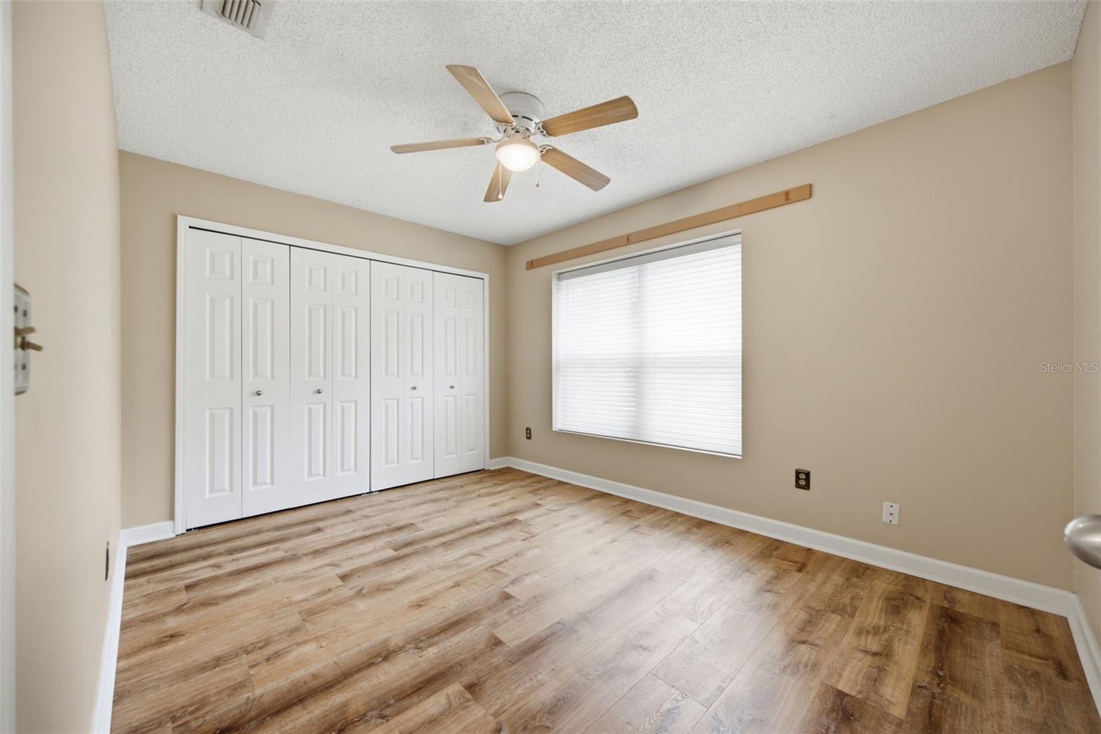 KINGSWAY OAKS PH 1 - Residential