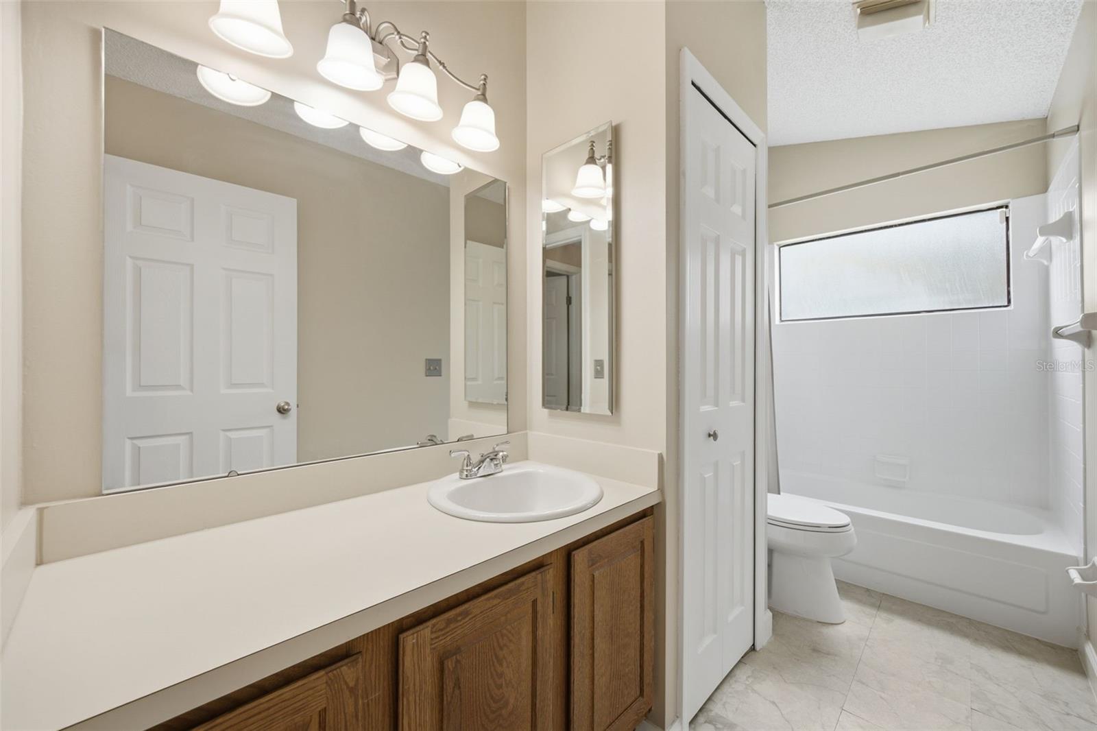 KINGSWAY OAKS PH 1 - Residential