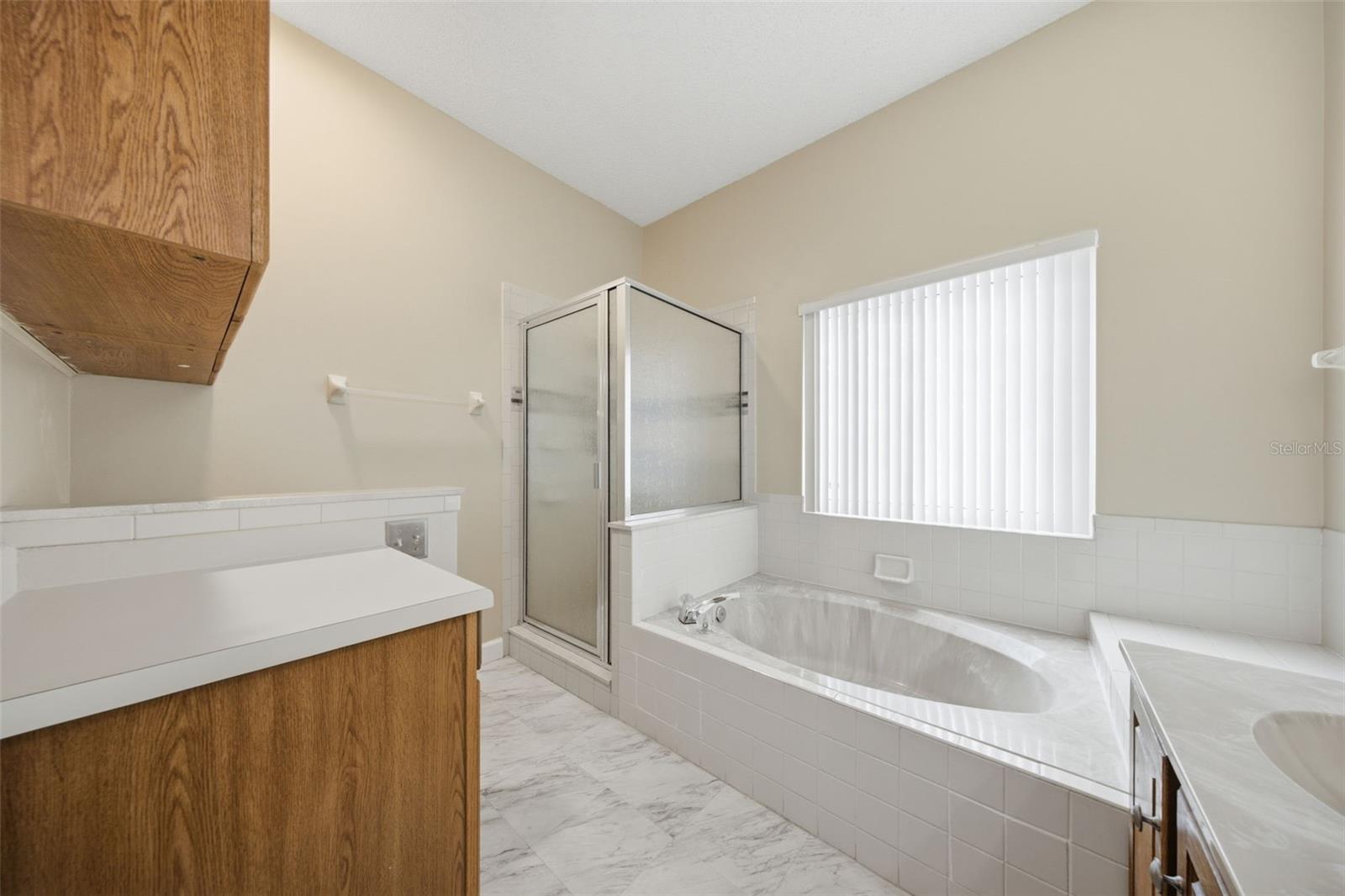 KINGSWAY OAKS PH 1 - Residential