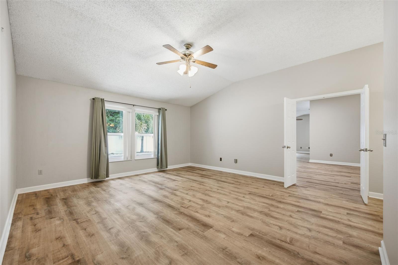 KINGSWAY OAKS PH 1 - Residential