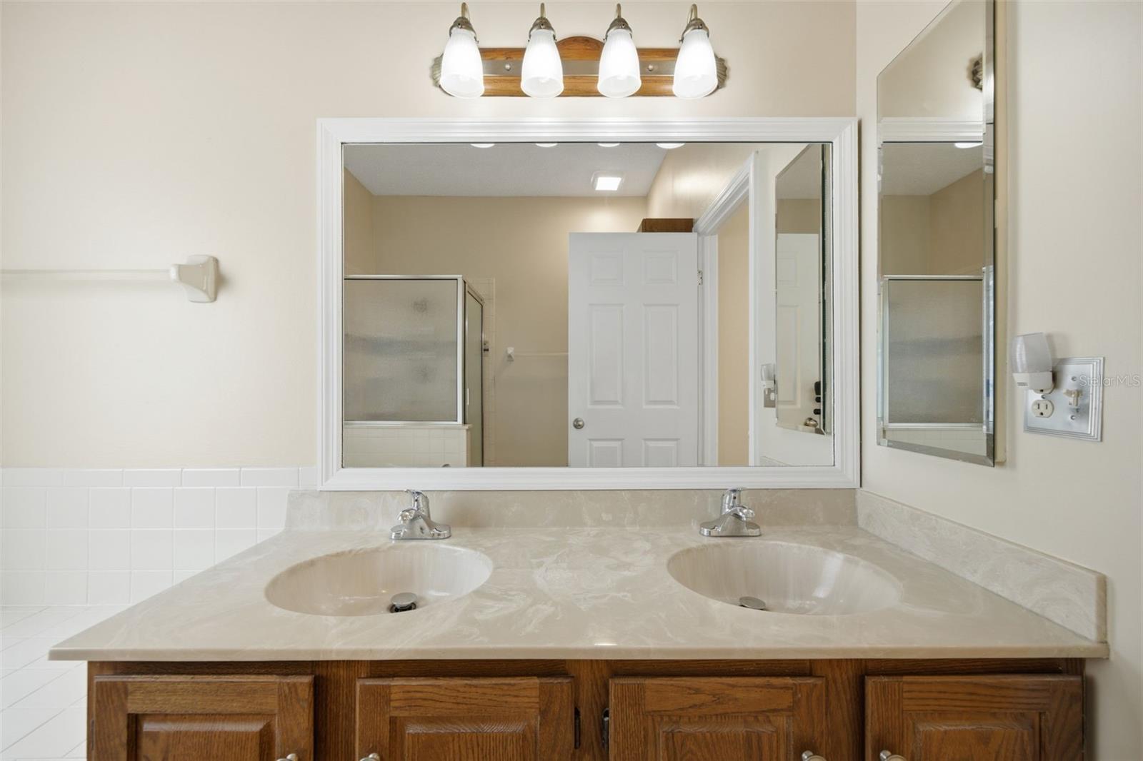 KINGSWAY OAKS PH 1 - Residential